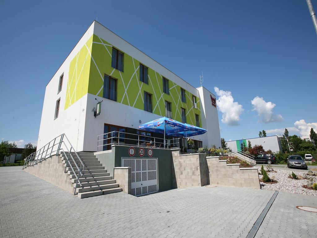 Nad Královnou Hotel&Restaurant Praga Exterior foto